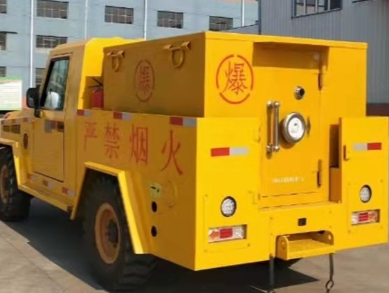 仓山凯龙爆破器材运输车：保障爆破任务的安全运行