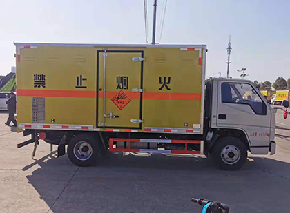 仓山爆破器材运输车工人安全操作规范与智能技术保障
